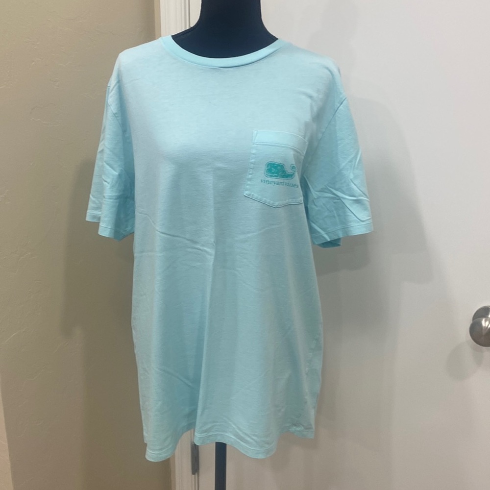 Vineyard Vines pocket T-shirt- size Large.